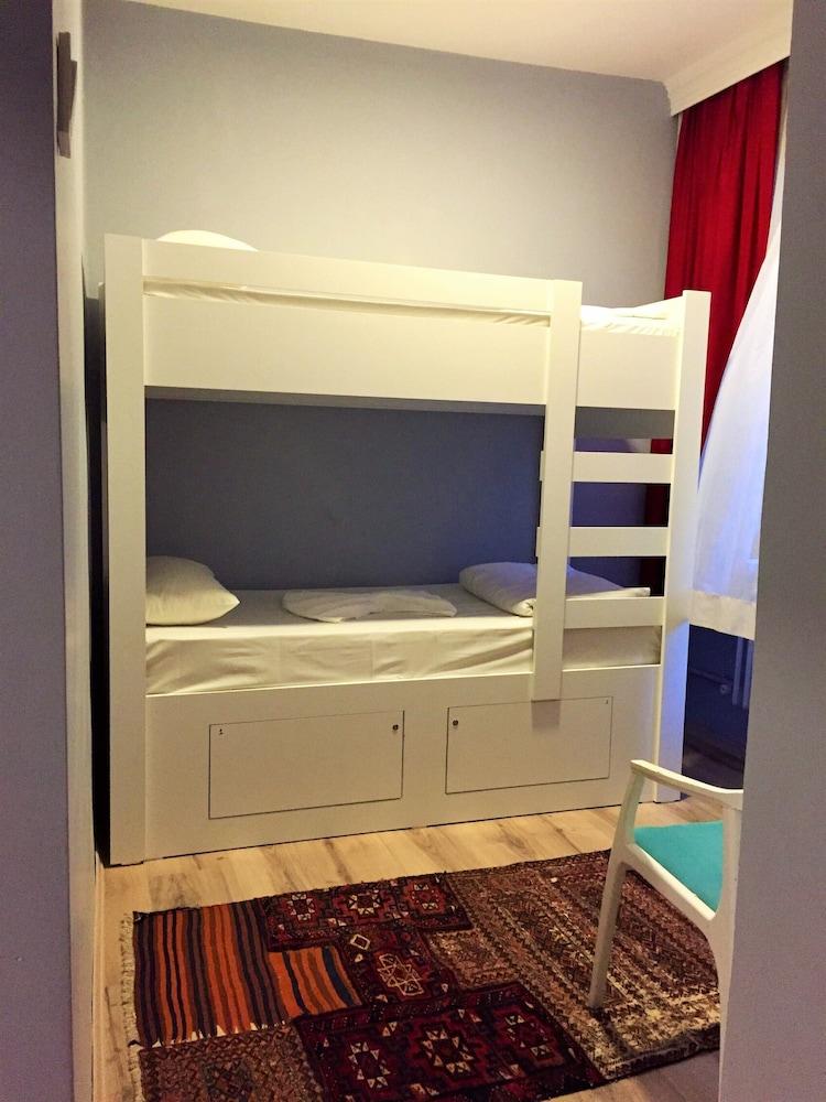 Cheers Vintage Hostel Istanbul Eksteriør bilde A bunk bed